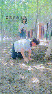 【南城天姬】户外逮住偷窥奴遛狗 bf16648封面图