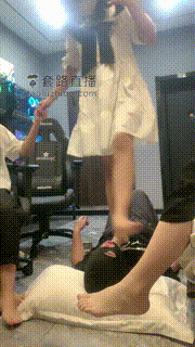 【精神小妹】欣素人尝试踩_深喉 bf15533