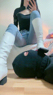 【罗宾】御姐长靴超臭棉袜羞辱脚奴 bf11590