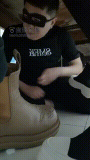 【文文文】桌底舔素人双S的鞋 bf18210