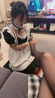 【沅芷大人】可爱女仆疯狂舔高跟黑丝脚 bf17020