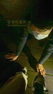 【小痴大人】户外让狗舔鞋 bf18906.MP4