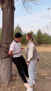 【二宝】姐妹花户外遛狗踩踏 bf19757