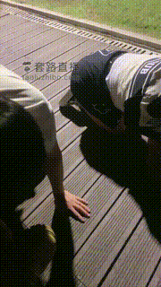 【雨琦】车模深夜户外遛狗 bf18640