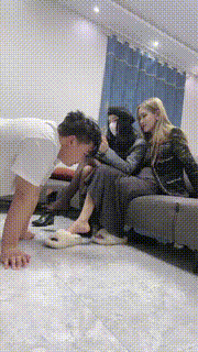 【牙乖乖】姐妹花的脚下奴【双视角】 bf21145_1