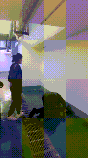 【辣妈】停车场暴力刑虐醉汉 bf20700