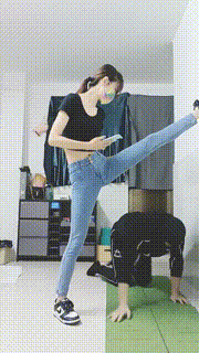 【美娜格格】瑜伽教练转胯+白棉袜气味羞辱 bf21392