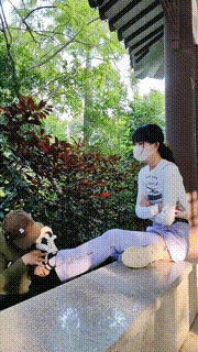 【暴力美学】运动女神户外溜偷拍狗 bf20610