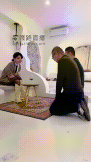 【领主老大】女老板惩罚业绩不好两员工 bf21511