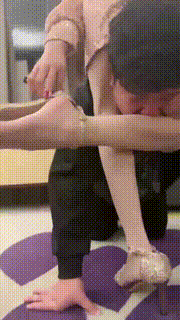 【美娜格格】逛街一天原味脚让狗品尝【双视角版】 bf23969_2封面图