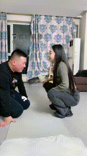 【麋鹿银儿】素人姐妹暴力虐打出气调 bf21836封面图