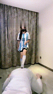 【若依】诱惑-足球宝贝踢踹黑鬼【完整版】 bf21525_1