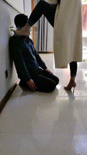 【辣姐】御姐脏高跟鞋蹂躏 bf21906