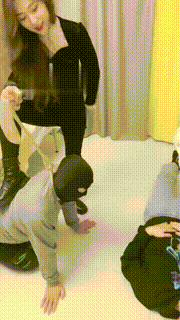 【梦涵小主】姐妹花群调兄弟狗-踩踏_提档_深喉【双视角版】 bf22086