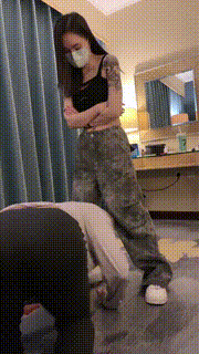 【筱月】精神小妹白棉袜踩踏闻舔口水 bf24652