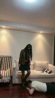 【桃幼幼】学妹胯下玩弄师兄皮鞋黑丝踩踏 bf24367