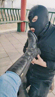 【辣姐】户外清理脏鞋底 bf24960封面图