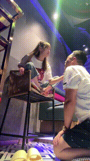 【文文】KTV-漂亮S裸足踩踏 bf25007