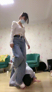 【榕S】御姐女神-小白鞋碾压狗爪舔脏鞋 bf25511