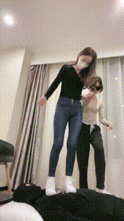 【虞姬S】带素人姐妹运动鞋白袜玩狗【完整版】 bf25450_2封面图