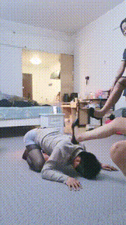 【果儿】双S学生调-当坐垫舔脚踩背强制rush升水【双视角版】bf25968_1