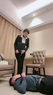 【甜心教主】白领高跟白袜踩狗奴 bf26688