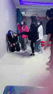 【精神小妹】多人群调-面部摧毁暴力踢踹踩跺 bf26038