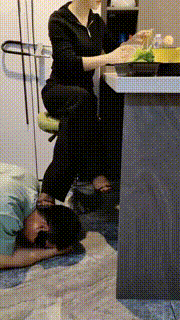 【辣妈】伺候主人吃饭跪求赏赐狗食 bf25824