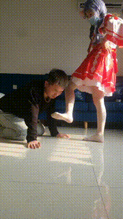 【阿喵女神】cos萝莉主踩狗喂圣水脚喂酸奶【双视角版】 bf25230_2