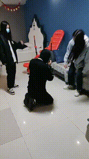 【吴迪】双学生S-运动鞋暴力踢踹踩舔脏鞋臭脚 bf25292