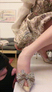 【奈奈生】高跟鞋踩舌插嘴深喉专场 bf25111