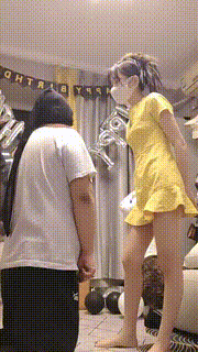 【丫丫啊】裸足狂舔下跪狂抽连环耳光 bf26924