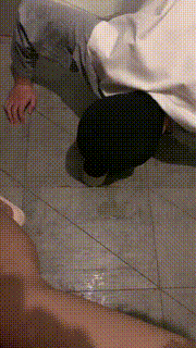 【宝爷】厕奴求虐-喝圣水裸足跳踩喝漱口水 bf26043封面图