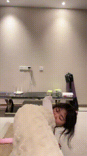 【橘子没熟】母畜-边舔原味白袜jio边喝圣水舔脚趾 bf26115