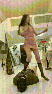 【尤物S】闻运动鞋黑丝诱惑踩踏喂食喂口水耳光闻棉袜脚 bf27176