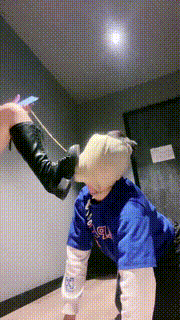 【甜桃】学生S白袜塞嘴全体重踩狂抽耳光喂吐口水 bf26884封面图