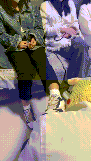 【精神小妹】4S群调群虐-运动鞋棉袜舔全体重踩踏提档耳光 bf27265封面图