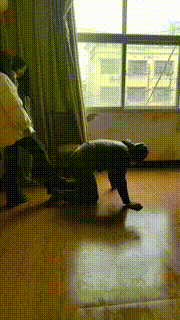 【最抗揍M】双S学生精神小妹暴力调-踢踹运动鞋踩骑马转胯 bf26124