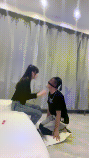 【文文】精神小妹抽耳光裸足提档踩踏喂口水 bf26667