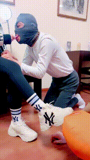 【梦涵大大】双家奴圈养生活-骑马遛狗吃袜子鞭打踩踏 bf26931封面图