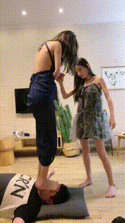 【麋鹿银儿】4S素人群调群虐-全体重踩踏 bf27404封面图