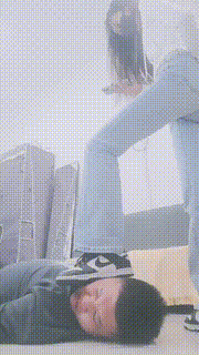 【美娜格格】人体蹦床-运动鞋白棉袜踩踏【双视角版】 bf27820_1封面图