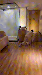 【槿一】卑微脚垫桌下舔鞋实录 bf27678