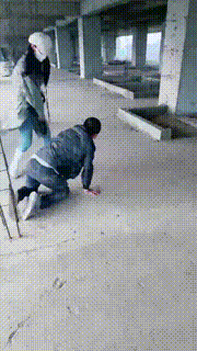 【罗宾】户外重刑虐打拾荒老人 bf27939