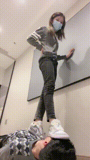 【樱木花椒】面部摧残-AJ白船袜全体重踩踏跺头 bf28095