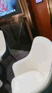 【维依】餐厅聚会双狗伺候【双视角版】 JS23052511_1封面图