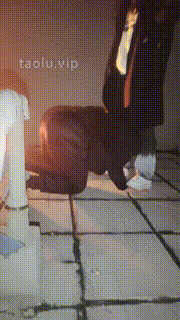 【女巫大人】阳台暴虐跟踪狂-踩狗爪狗爬行耳光舔脏鞋棉袜塞嘴 bf28897封面图