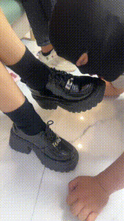 【阿昆】绿帽场-老婆带情人回家-转胯-灌圣水-吃口水-脚插嘴 bf28791