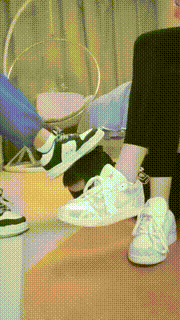 【文文文】双素人S-运动鞋踩虐-转胯-棉袜舔闻【双视角版】 bf28806_1