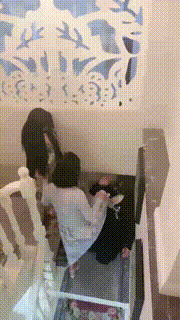 【桃幼幼】和素人姐姐玩-楼梯间踩狗-抽耳光-裸足插嘴深喉 bf28930